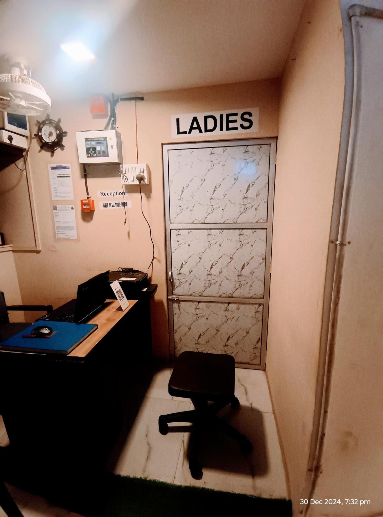 Retreats - Dorm In Andheri Hostel Bombaj